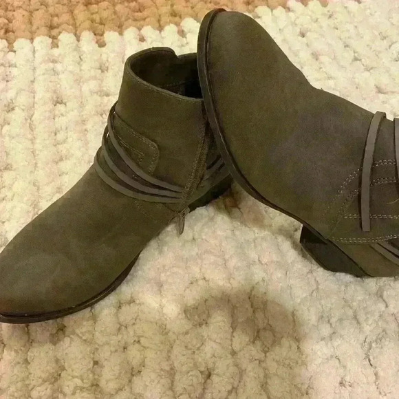 Madden Girl Dallyy Wedge Lace Up Ankle Boot 8.5 - Picture 6 of 6